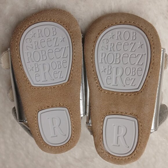 Baby Robeez Silver Metallic Leather Sandals Velcro Size 9-12 months - Picture 4 of 8